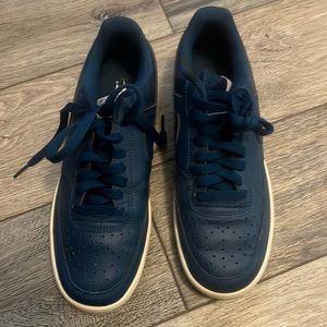 Practically new! Only worn 2 times.